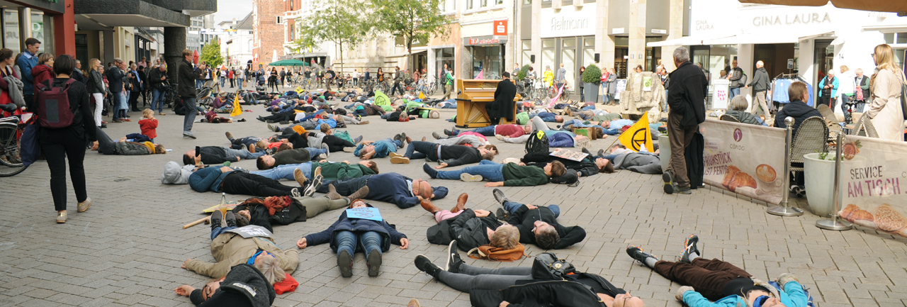 Die-In gegen Artensterben Die-In gegen Artensterben