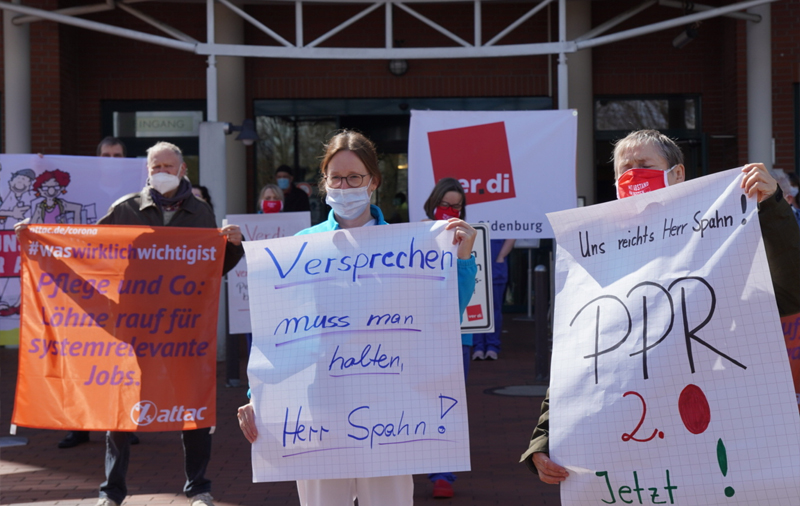 Protestaktion vor dem Klinikum Oldenburg Protestaktion vor dem Klinikum Oldenburg